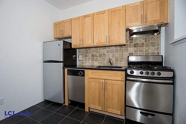 1st image of 1324 Lexington Ave #2B