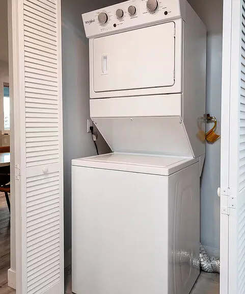 917 S Berendo St #303 — Photo 16