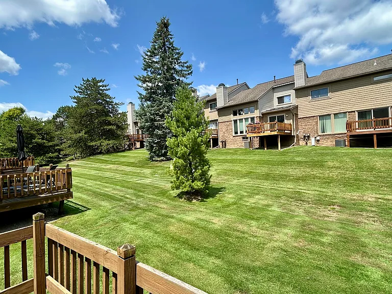 4200 Colorado Ln #114 — Photo 11
