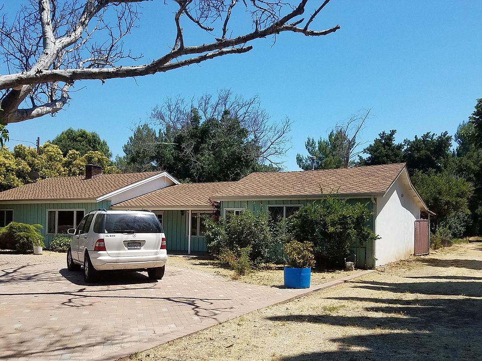 2nd image of 22700 Oxnard St