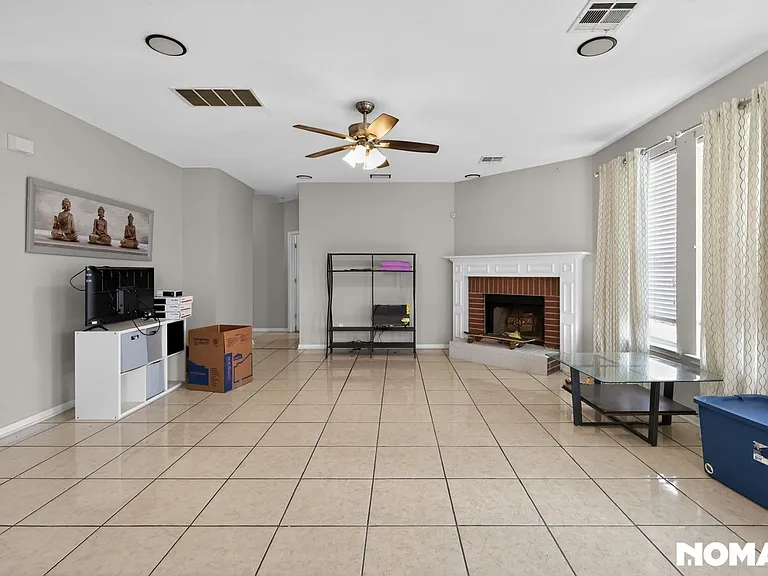 509 Tundra Dr — Photo 4