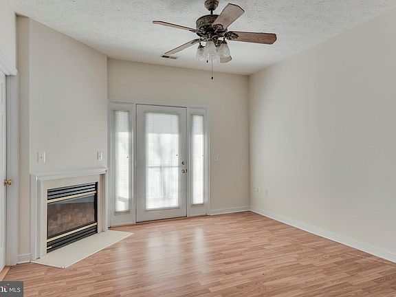 4th image of 2011 Warners Ter S Unit 125