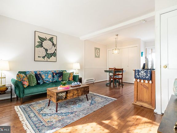 3rd image of 11 Laurel Hill Rd