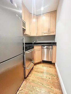 Rented by Century 21 Premier  | media 9