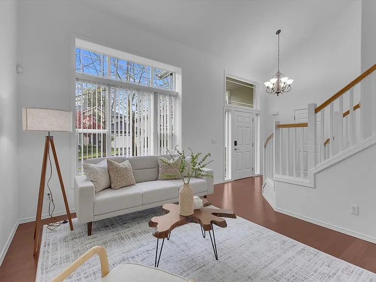 12421 NE 103rd Pl — Photo 5