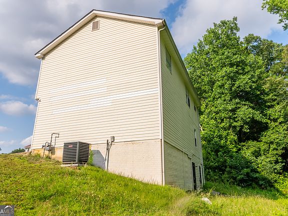 3rd image of 561 Sirocco Ct
