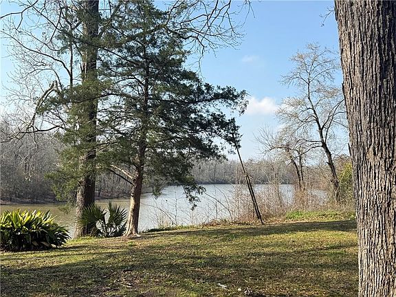 2nd image of 671 Passman Rd