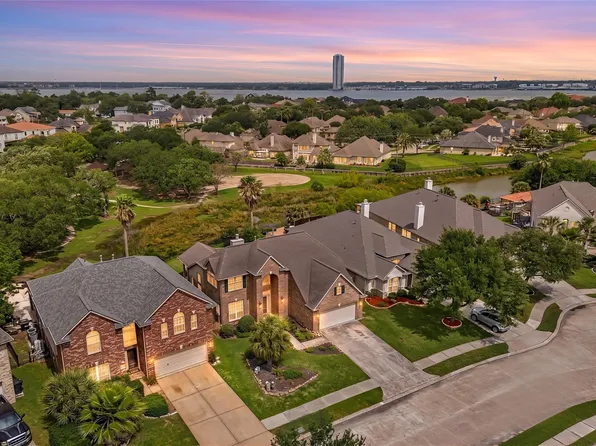 108 Marina Oaks Dr, Kemah, TX 77565