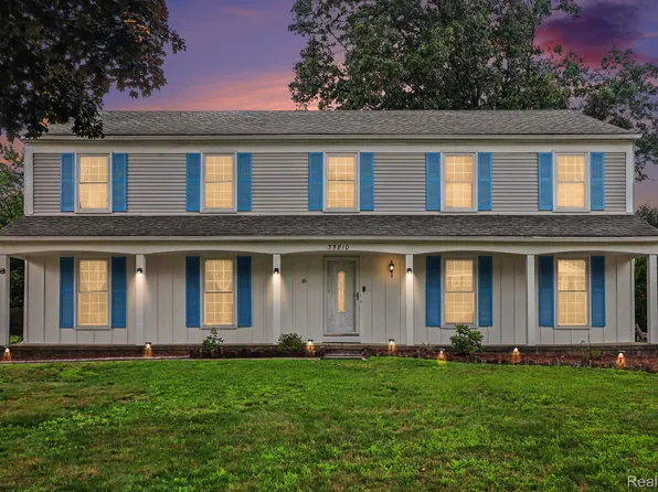 35810 Fredericksburg Rd, Farmington Hills, MI 48331