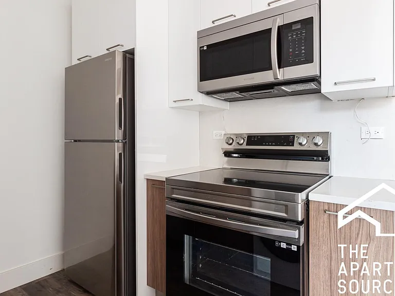 941 W Carmen Ave #106 — Photo 2
