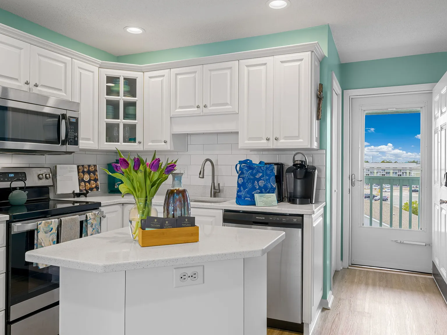 2 bed, 773 sqft, $2,250 — Photo 3