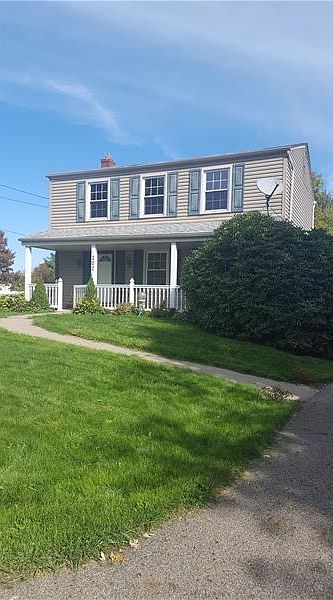 1st image of 207 Woodbury Dr
