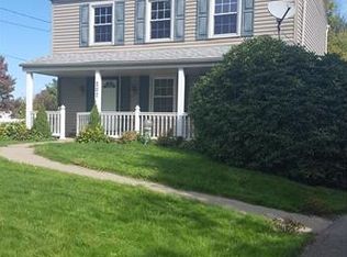 207 Woodbury Dr, Butler, PA 16001