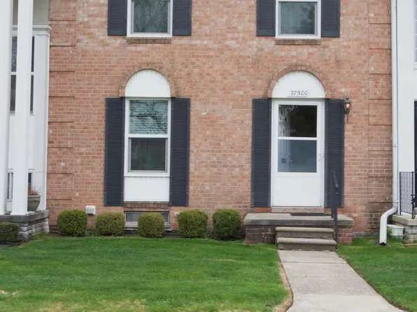 37500 Charter Oaks Blvd, Clinton Township, MI 48036
