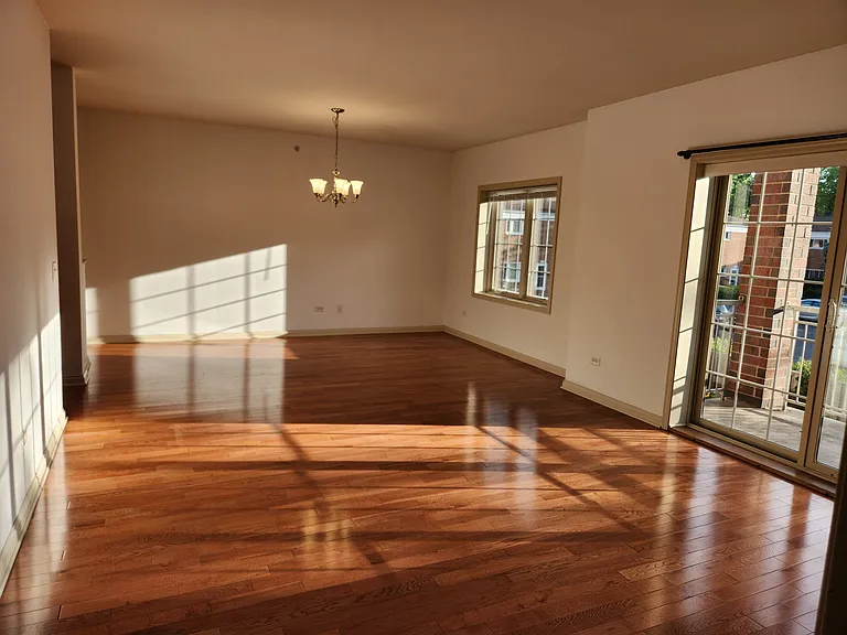 1033 Peterson Ave #308 — Photo 3