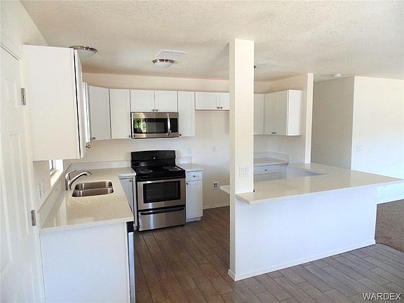 5th image of 3625 Gem St