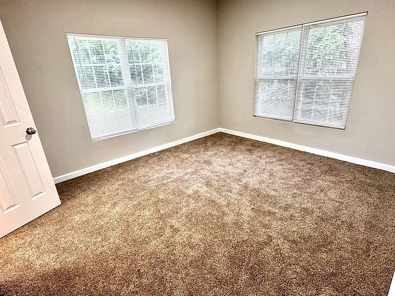 43 Townsend Ave — Photo 11