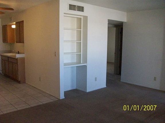 Built-in / Dining Area