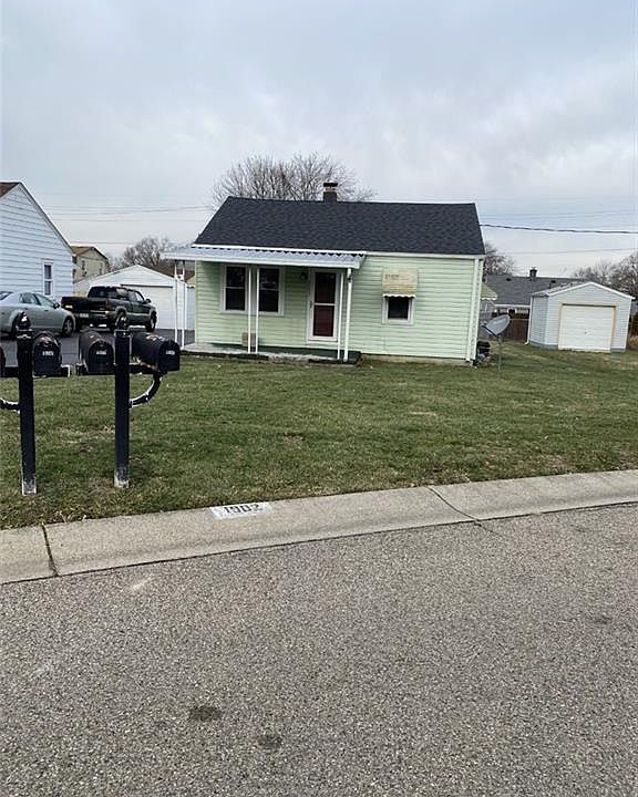2nd image of 1902 Dix Rd
