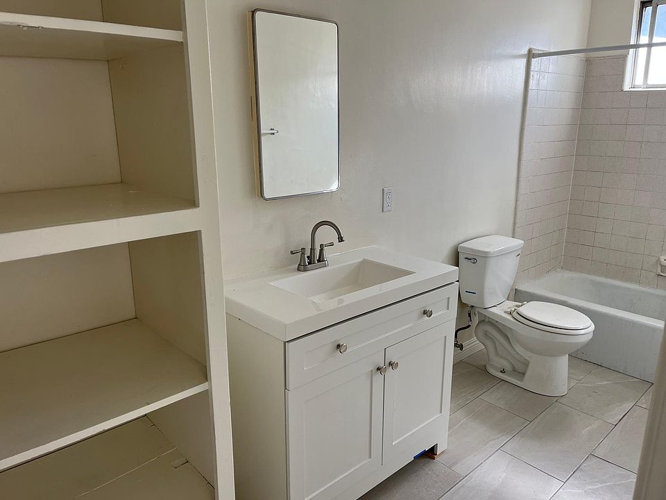 2nd image of 784 Gardenia Ave #8