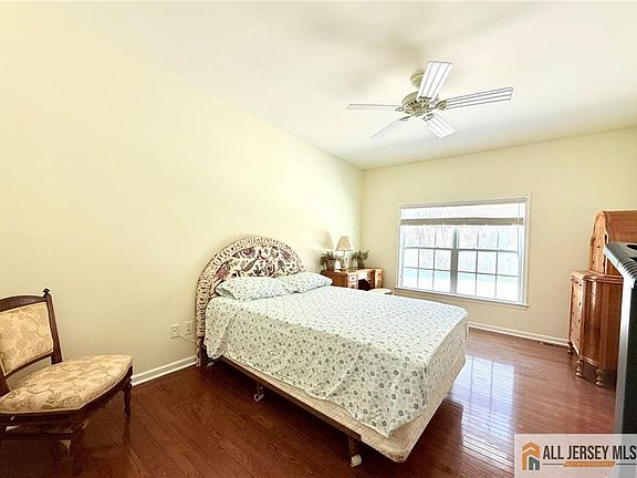 4th image of 5201 Schindler Dr S
