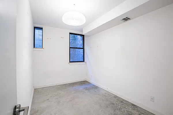 Rented by Nooklyn NYC LLC | media 37