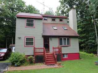 1048 Teakwood Dr, Newfoundland, PA 18445