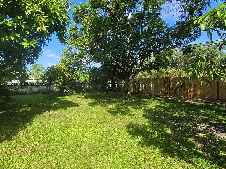 22028 Acapulco Ct — Photo 29