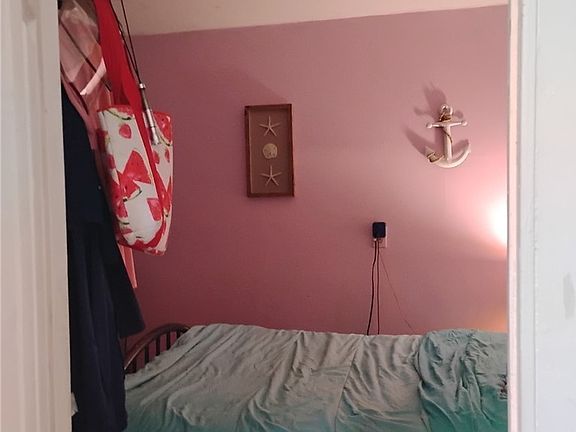 5th image of 17561 Old Ferry Ln
