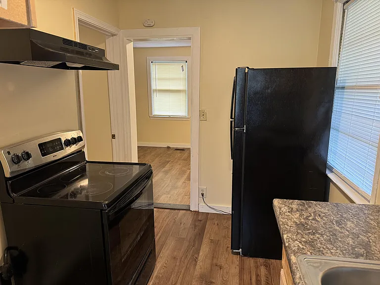 1782 Eveline Ave — Photo 5