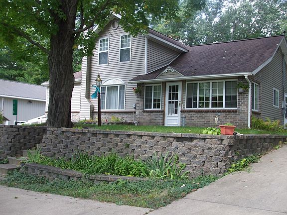 house & retaining wall