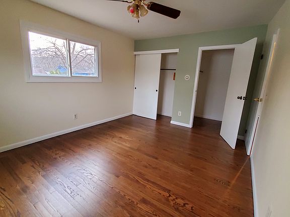 M BR w/2 Closets or2ndBathrm
