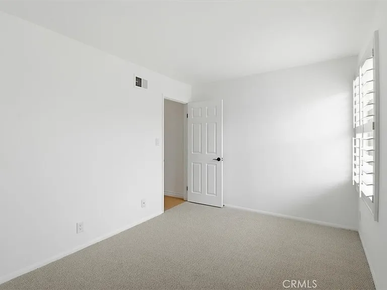 577 Houston Dr — Photo 10