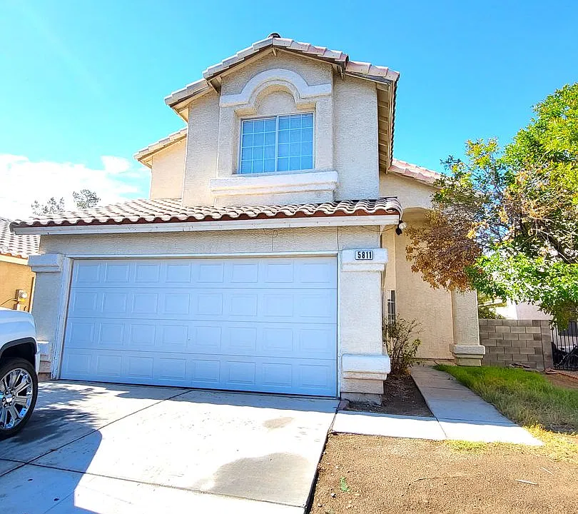 5811 Commodore Cove Dr