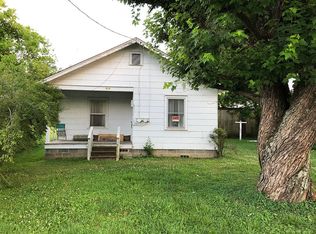 939 W Maple Ave, Alderson, WV 24910