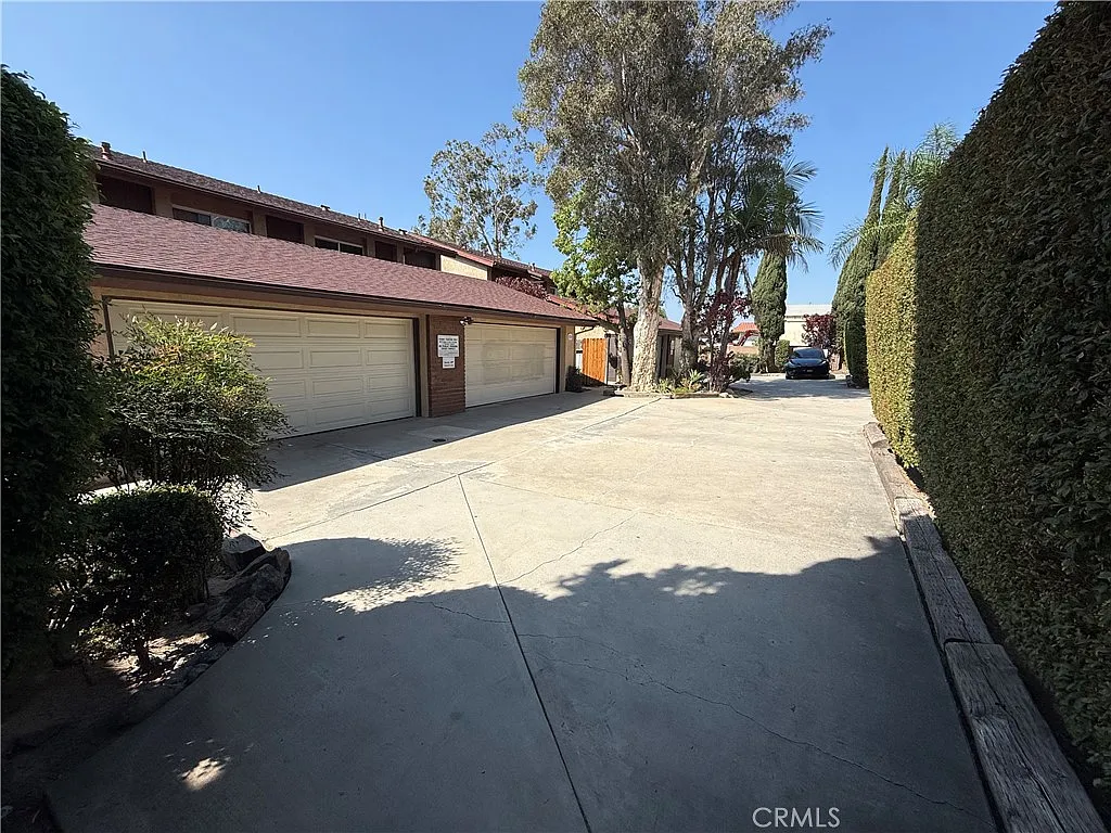 3 bed, 2.5 bath, 1485 sqft, $3,750 — Photo 4