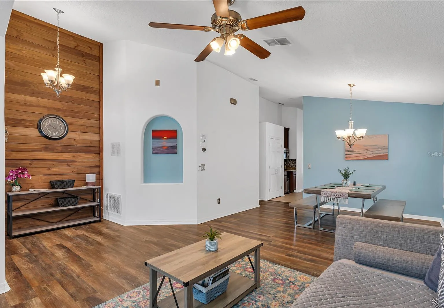1541 Indian Oaks Trl — Photo 3