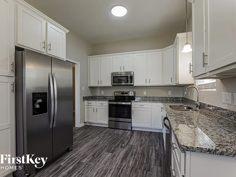 2301 Jacobs Ct — Photo 6