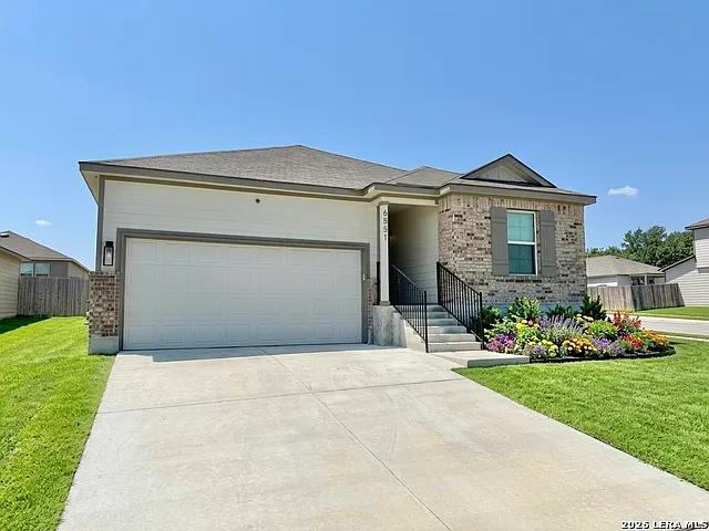 3 bed, 2.0 bath, 1602 sqft, $1,800 — Photo 2