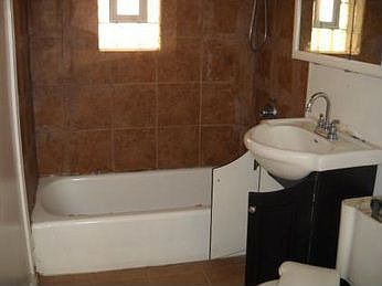 4th image of 7716 Newland Ave
