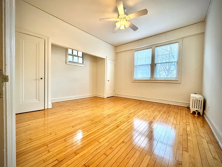 Embassy Apartments — Photo 15