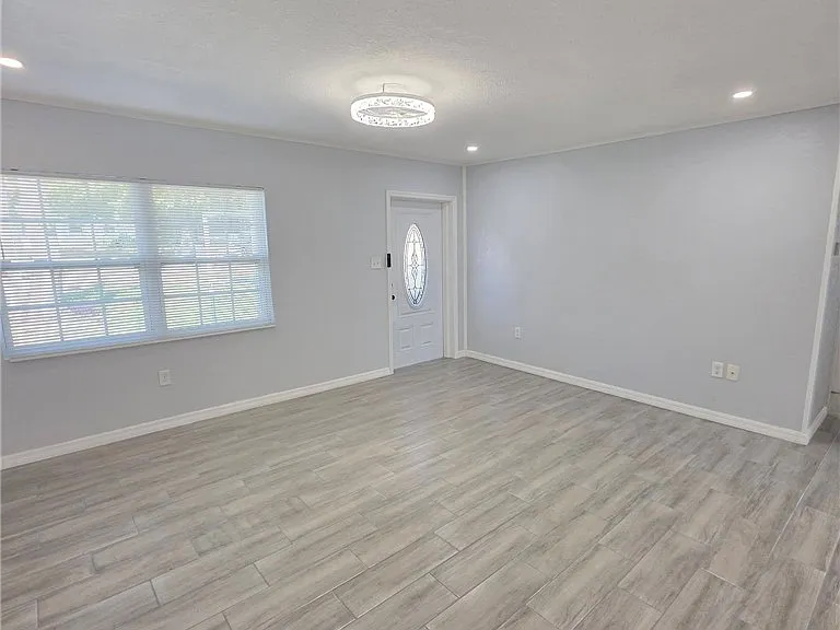 110 N Glenwood Ave — Photo 6