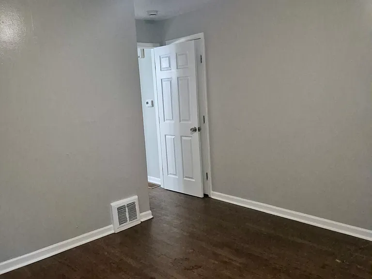 3213 S Vermont Ave — Photo 5