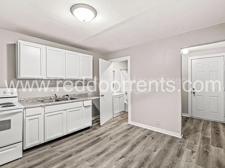 970 Edgemont Ave — Photo 5
