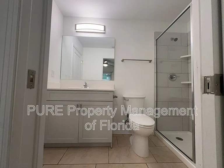 318 NE 7th Ter #102 — Photo 17