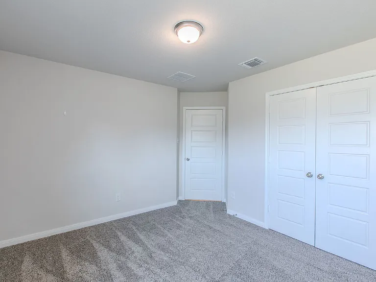113 University Ave — Photo 16