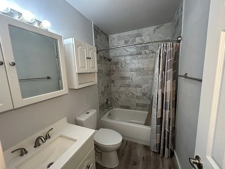 4501 W Continental Dr — Photo 8