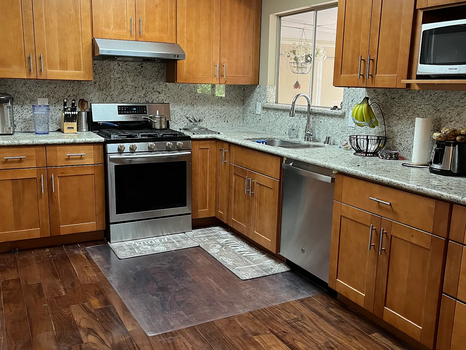 3 bed, 1232 sqft, $4,700 — Photo 2