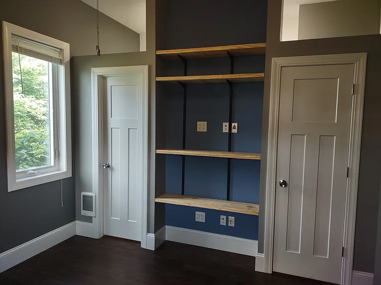 2529 Broadway Ave — Photo 9