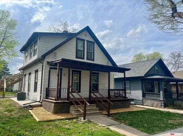 337 N 32nd St, Lincoln, NE 68503
